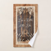 Rustic Wood Tone Monogram Lake Bad Handdoek (Handdoek)