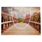 Rustic Wooden Bridge in het land Groot Cadeauzakje (Voorkant)