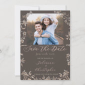 Rustiek Elegant Wildflowers Mocha Script Foto Save The Date (Voorkant)