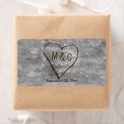 Rustiek Gesneden Berk Hart Monogram Water Fles Etiket (Insitu)