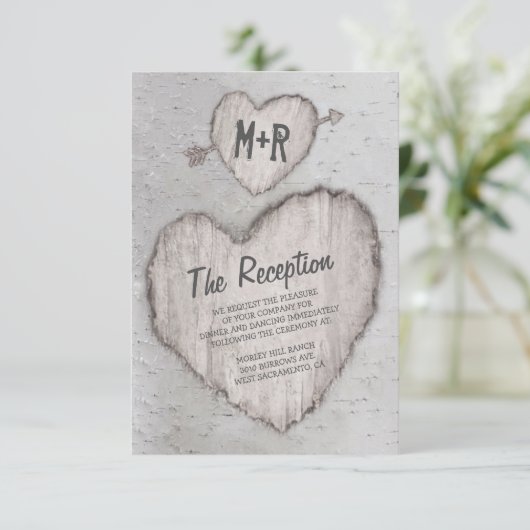 Rustiek gesneden hart berk boom bruiloft receptie informatiekaartje (Staand voorkant)
