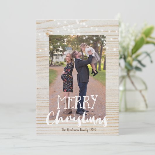 Rustiek Hout en String Licht Foto Vrolijk Kerstmis Feestdagenkaart (Staand voorkant)