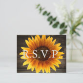 Rustiek Land Bruiloft Hout & Zonnebloemen RSVP Uitnodiging Briefkaart (Staand voorkant)