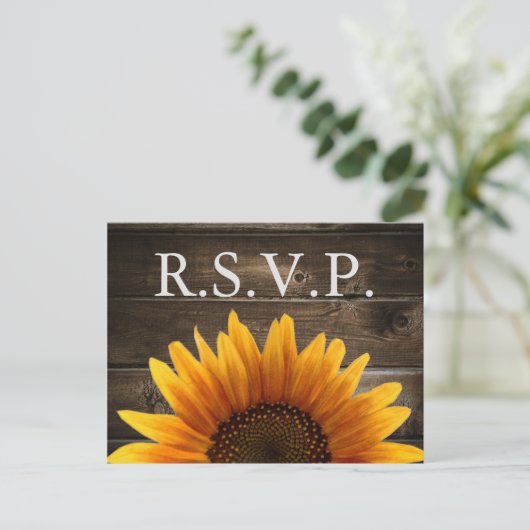 Rustiek Land Bruiloft Hout & Zonnebloemen RSVP Uitnodiging Briefkaart (Staand voorkant)