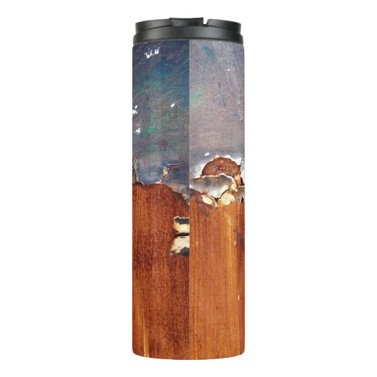 Rustiek metaal: ijzeren textuur. thermosbeker (Achterkant)