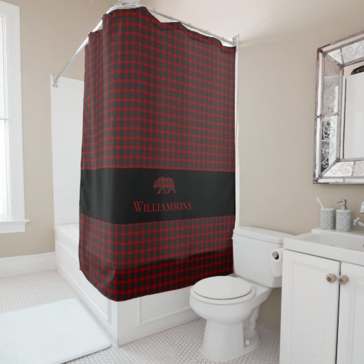 Rustiek Plaid Monogram Beer | Buffelrood Zwart Douchegordijn (In situ)