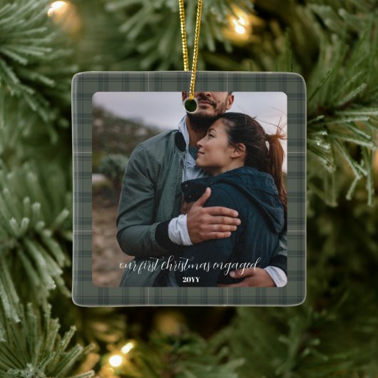 Rustiek Verloving Foto Ornament Gift- Green Plaid (Boom)