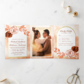 Rustieke aardse Boho bloemboog Alles in één bruilo Drieluik Uitnodiging (Binnen)