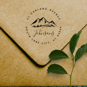 Rustieke bergen rond stijlvol retour adres rubberstempel