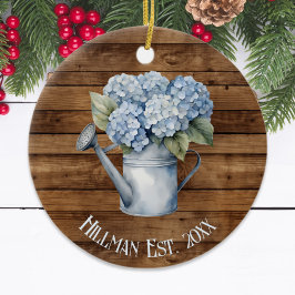 Rustieke blauwe hortensia gieter gepersonaliseerd keramisch ornament
