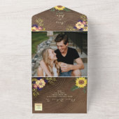 Rustieke Bloemen Schuur Hout Wedding All In One Uitnodiging (Buitenkant)