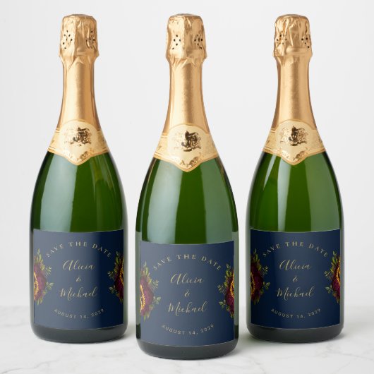 Rustieke bloemenelegante script bruiloft opslaan d sparkling wijnetiket (Flessen)