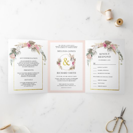 Rustieke Blush Roze Bloemen Boho Pampas Arch Bruil Drieluik Uitnodiging (Binnen)