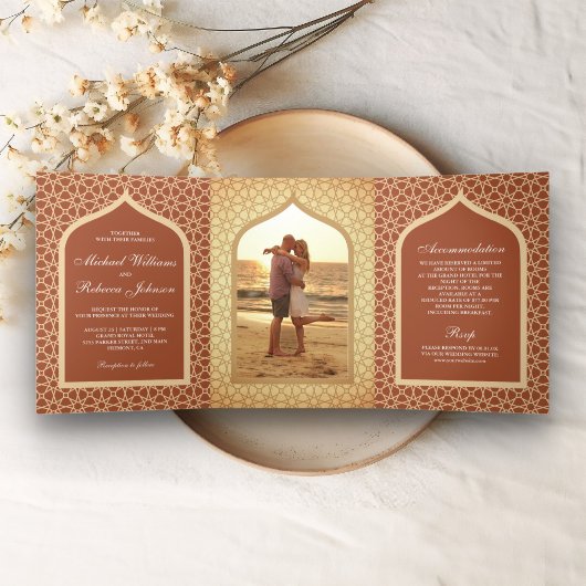 Rustieke Boho Indiase Lattice Arch Terracotta brui Drieluik Uitnodiging