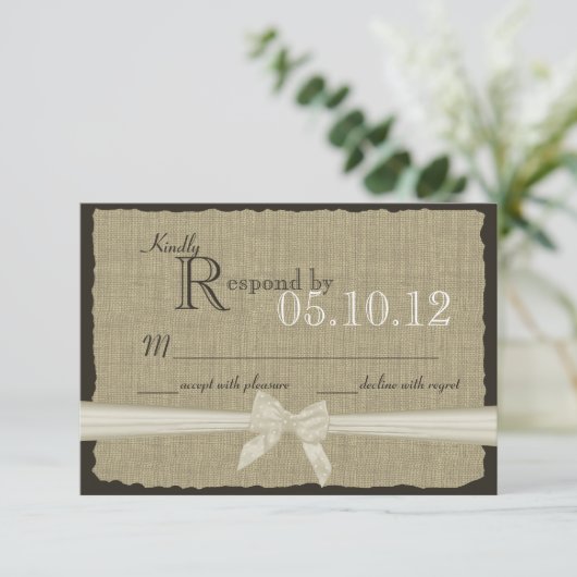 Rustieke Boog en Burlap Bruiloft Reactie RSVP Kaartje (Staand voorkant)