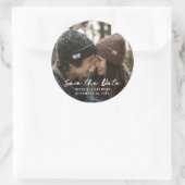 Rustieke Borstel Script Bruiloft Bewaar de datum F Ronde Sticker (Tas)