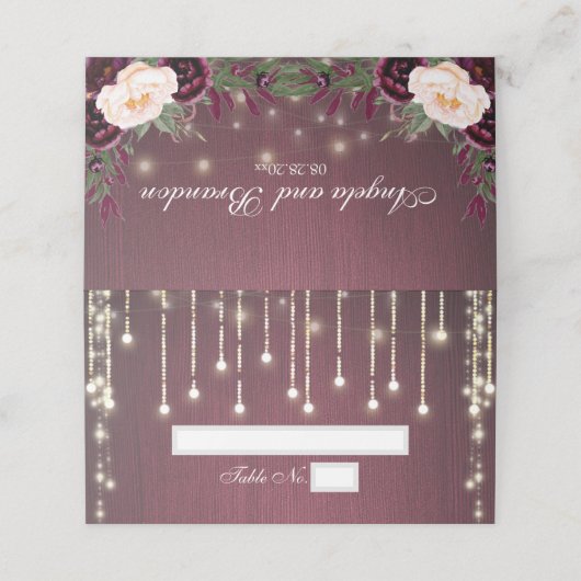 Rustieke Bourgogne Hout & String Lights Bruiloft (Buitenkant ongevouwen)