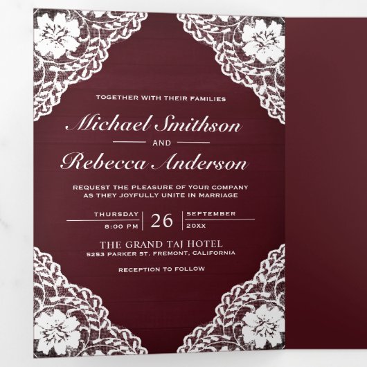 Rustieke Bourgogne Houten Kant String Lights Bruil Drieluik Uitnodiging (Binnenzijde eerst)