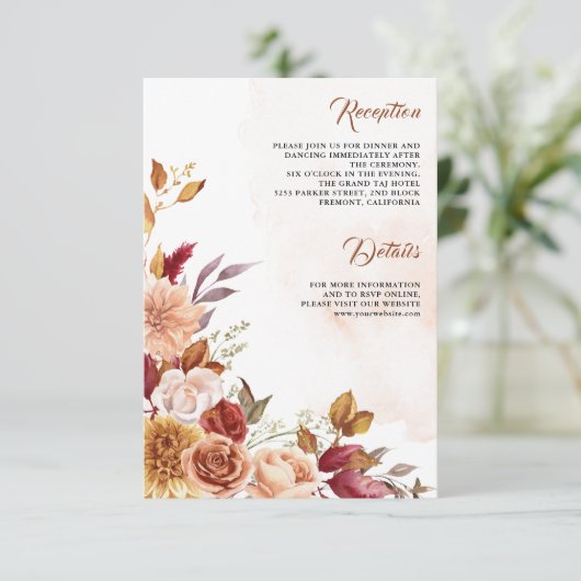 Rustieke Bourgogne Terracotta Floral bruiloft Deta Informatiekaartje (Staand voorkant)