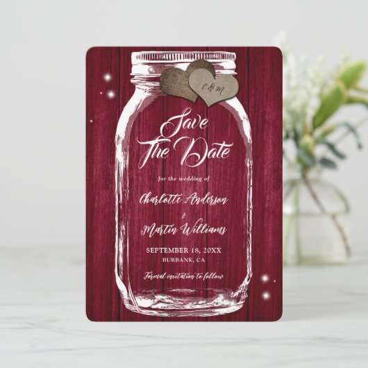 Rustieke Bourgondische Mason Jar Wood bruiloft Save The Date (Staand voorkant)