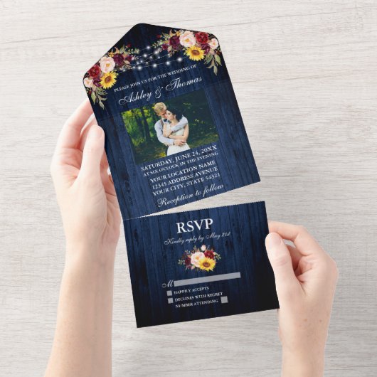 Rustieke bruiloft Blauw Hout Bloemen Lichten Foto All In One Uitnodiging (Afscheurbaar)