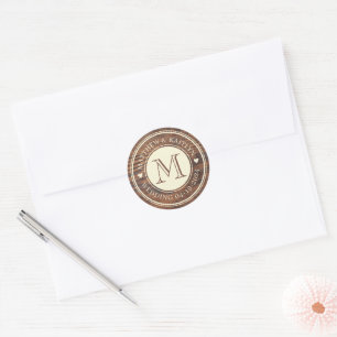 Rustieke bruiloft hart Monogram in donkere walnoot Ronde Sticker