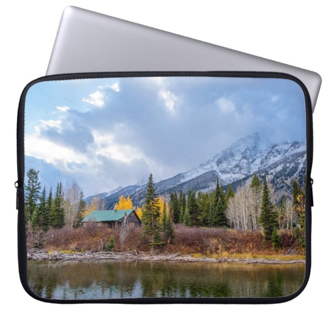 Rustieke Cabin Retreat Laptop Sleeve (Voorkant)