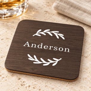 Rustieke donkere houten laurier monogram naam bier onderzetter