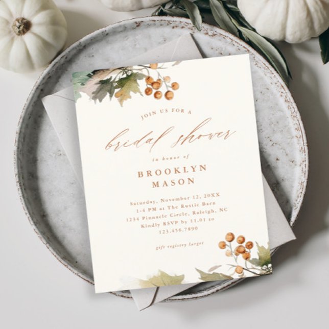Rustieke Herfst Budget Bruidsdouche Uitnodiging (Rustic fall greenery bridal shower invitations.)