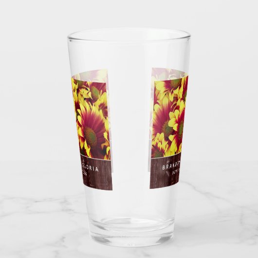 Rustieke herfst Zonnebloemen op hek Bruiloft Glas (Rechts)