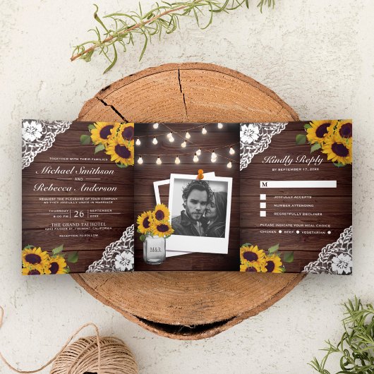 Rustieke Houten Kant Zonnebloem String Lights Brui Drieluik Uitnodiging
