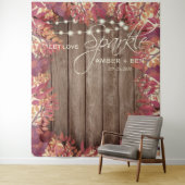 Rustieke houten slingerlichten bloemrijke herfst b wandkleed (In situ)