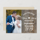 Rustieke houtnerf schuur bruiloft opslaan van de d aankondigingskaart (Voorkant / Achterkant)