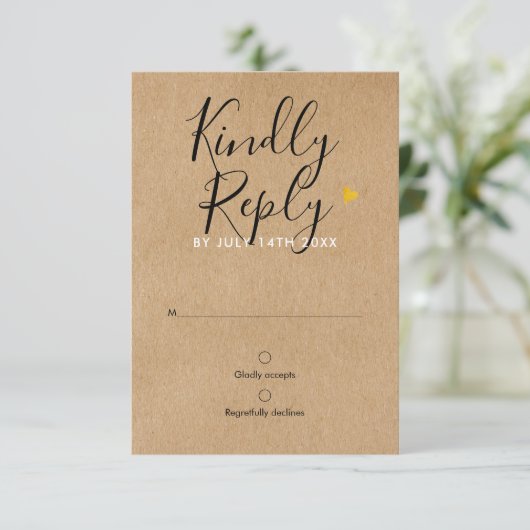 Rustieke Kraft Gouden Hart Chic Script Bruiloft RS RSVP Kaartje (Staand voorkant)
