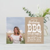 Rustieke Kraft Verjaardag BBQ Foto uitnodiging (Staand voorkant)