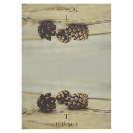 Rustieke Pinecones Aangepaste familienaam en monog Tafelkleed (Voorkant)