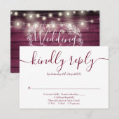 Rustieke rode houten slinger met bloemenslingers RSVP kaartje (Voorkant / Achterkant)