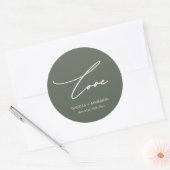 Rustieke Sage Groene Liefde Script met Naam Bruilo Ronde Sticker (Envelop)