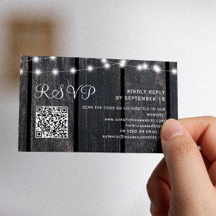 Rustieke schuur houten slingerlichten bruiloft QR Informatiekaartje