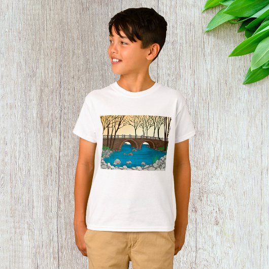 Rustieke stenen brug over de Natuur T-shirt