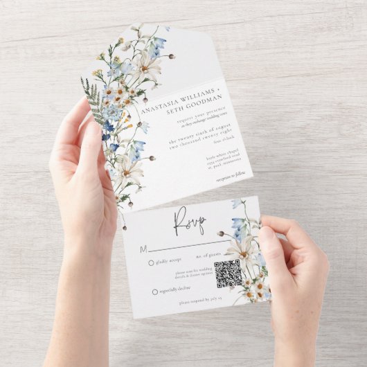 Rustieke Stoffige Blauwe Wildbloemen & Daisies QR  All In One Uitnodiging (Afscheurbaar)
