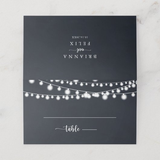 Rustieke String Lights Bruiloft Plaats Kaart (Buitenkant ongevouwen)