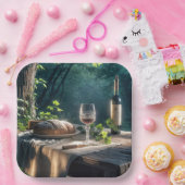 Rustieke tafel met wijn in een bos papieren bordje (Feest)