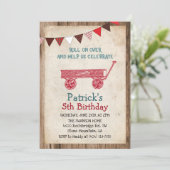 Rustieke Wagon Boy Verjaardagsuitnodiging Kaart (Staand voorkant)