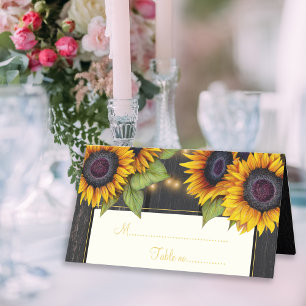 Rustieke zonnebloemen hout chique trouwtafel