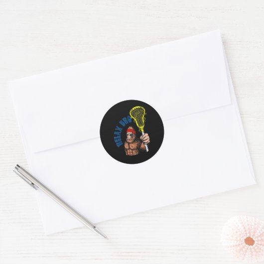 Rustig aan, Bro. Funny Sasquatch Lax Bigfoot Lacro Ronde Sticker (Envelop)