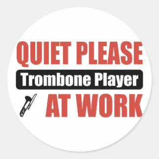 Rustig alsjeblieft trombone speler op het werk ronde sticker