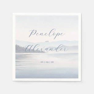 Rustig blauwe waterverflaandschap servet