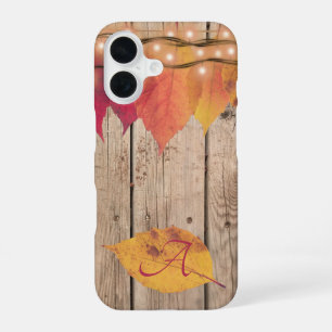 Rustig Initiaal met Herfstbladeren Verlichte Houte iPhone 16 Hoesje