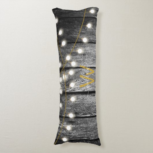 Rustige Barn Black Wood Gold String Lights Monogra Lichaamskussen (Voorkant Verticaal)